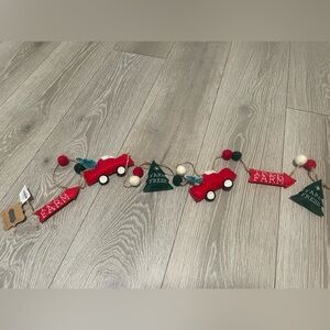 Mud Pie Tree Farm Garland